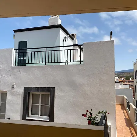 بيت للعطل In Tenerife With Sea Views, Cleaning Included *